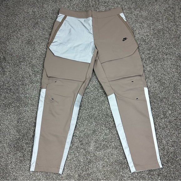 Nike Sportswear Tech Pack Mens Reflective Cargo Pants Size 34 Large DO4884-087 - Picture 8 of 15
